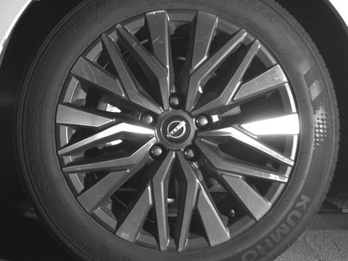 Used 2025 Nissan Altima 2.5 SV FWD image 21