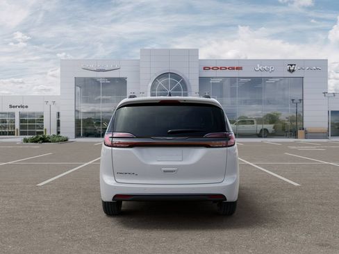 New 2026 Chrysler Pacifica Select w/ S Appearance Package FWD image 8