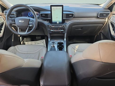 Used 2020 Ford Explorer Platinum w/ Premium Technology Package image 13