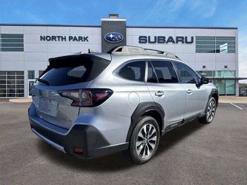 Used 2023 Subaru Outback Limited image 3