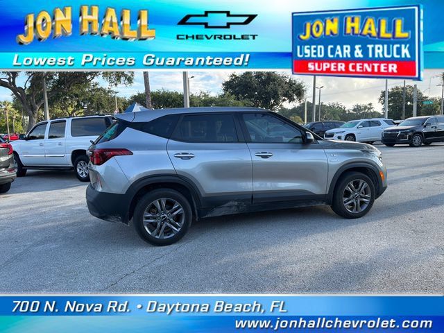 Used 2023 Kia Seltos LX AWD/4WD image 8