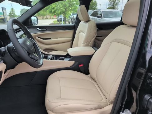New 2026 Jeep Grand Cherokee L Limited w/ Limited Altitude Package AWD/4WD image 21
