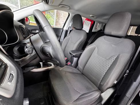 Used 2021 Jeep Compass Sport AWD/4WD image 19