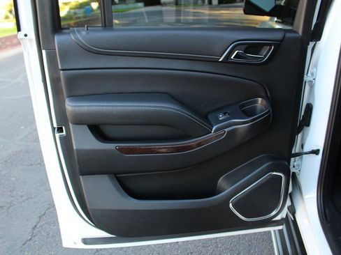 Used 2018 GMC Yukon XL SLT image 15