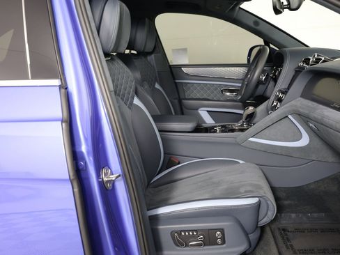 Used 2023 Bentley Bentayga Speed image 32