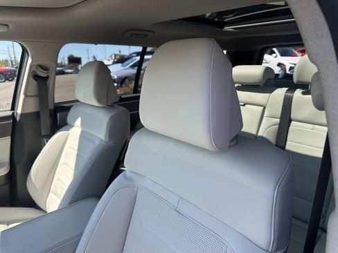 Used 2025 Hyundai Santa Fe Limited image 12