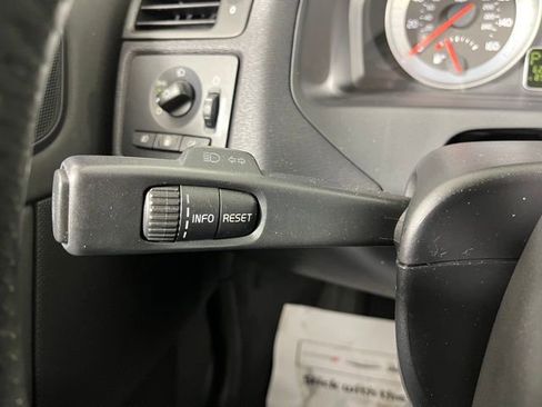 Used 2011 Volvo C70 T5 w/ Convenience Pkg image 18