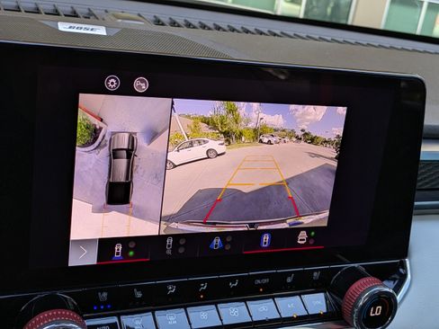 Used 2024 GMC Canyon AT4X image 27