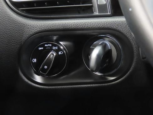 Certified 2022 Porsche Macan AWD/4WD image 22