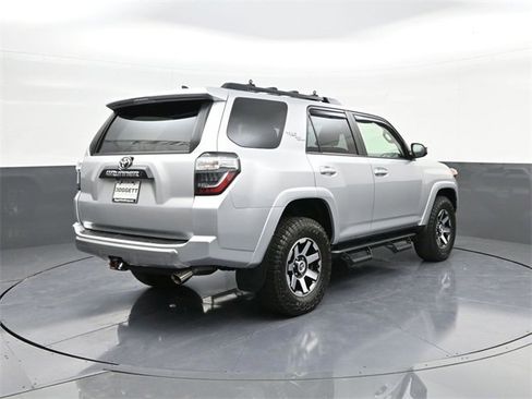 Used 2022 Toyota 4Runner TRD Off-Road image 11