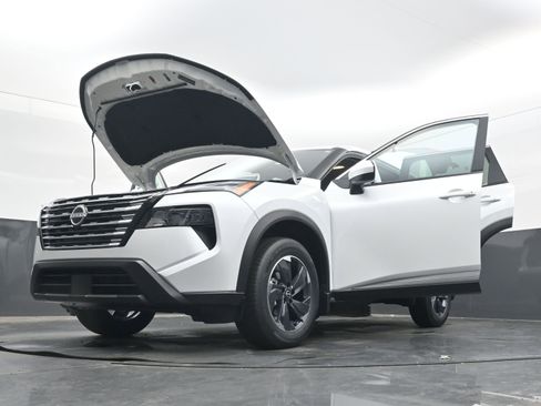 New 2026 Nissan Rogue SV image 39