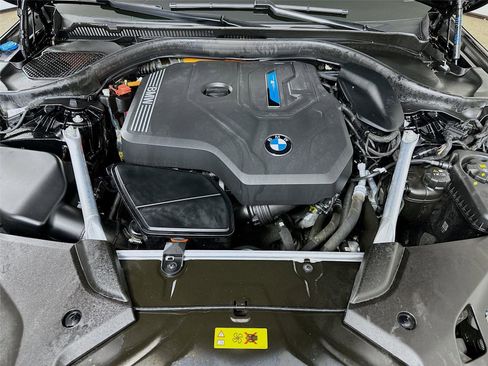 Used 2023 BMW 530e xDrive w/ Premium Package image 32