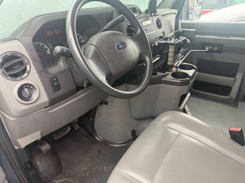 Used 2014 Ford E-350 and Econoline 350 Extended Super Duty w/ Power Group RWD image 14
