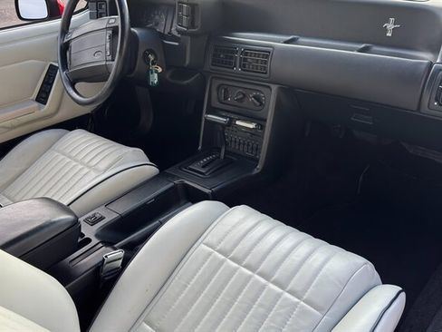 Used 1992 Ford Mustang LX RWD image 6