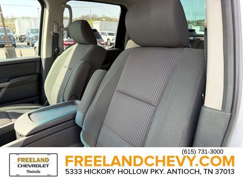 Used 2015 Nissan Titan SV w/ SV Value Truck Package image 25