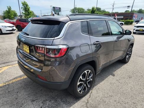 Used 2024 Jeep Compass Limited AWD/4WD image 3