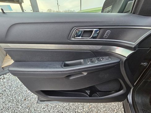 Used 2018 Ford Explorer XLT w/ Equipment Group 202A image 16