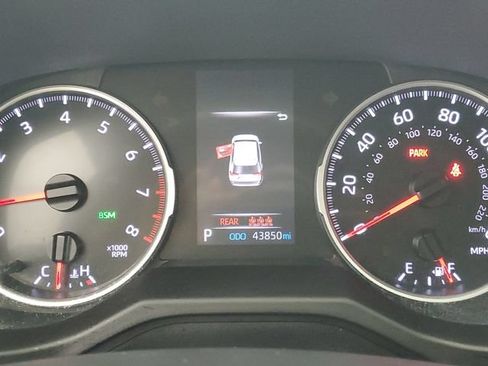 Used 2021 Toyota RAV4 XLE FWD image 26