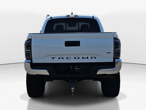 Used 2019 Toyota Tacoma TRD Off-Road image 6