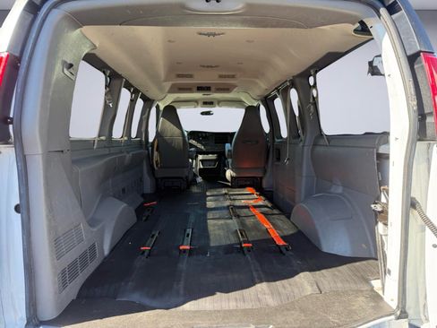 Used 2019 Chevrolet Express 2500 LS RWD image 7
