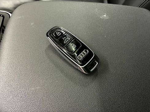 Used 2022 Audi Q7 Premium Plus w/ Premium Plus Package image 13