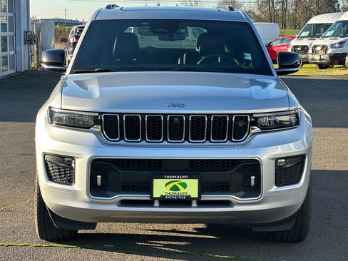 Used 2022 Jeep Grand Cherokee L Overland w/ Advanced Protech Group III image 9