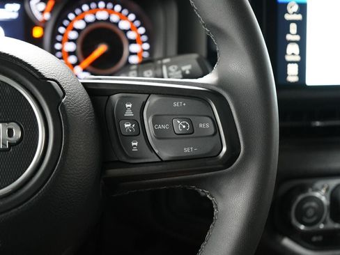 Used 2025 Jeep Wrangler Unlimited Sport AWD/4WD image 15