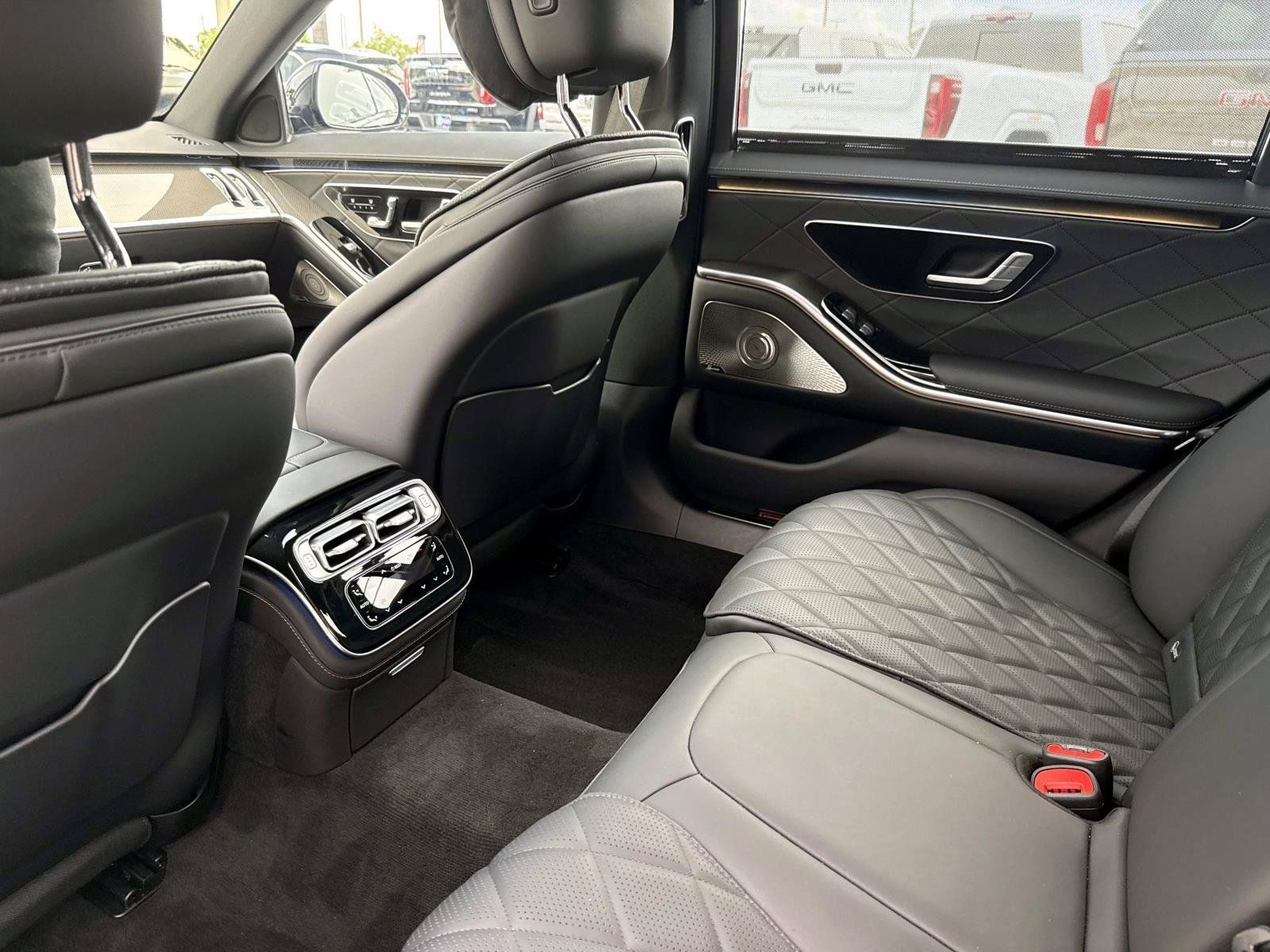 Certified 2025 Mercedes-Benz S 580e 4MATIC Sedan w/ AMG Line Package image 14