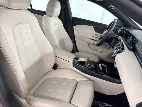 Used 2023 Mercedes-Benz CLA 250 image 31