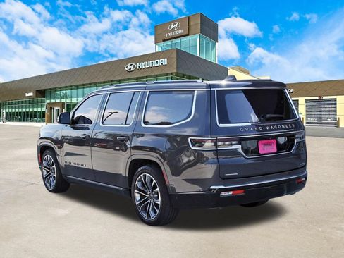 Used 2022 Jeep Grand Wagoneer Series III AWD/4WD image 8