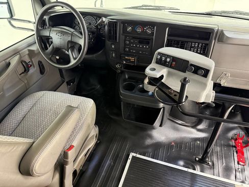 Used 2004 Chevrolet Express 3500 w/ School Bus Package RWD image 47