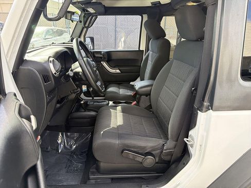 Used 2011 Jeep Wrangler Rubicon w/ PWR Convenience Group AWD/4WD image 16