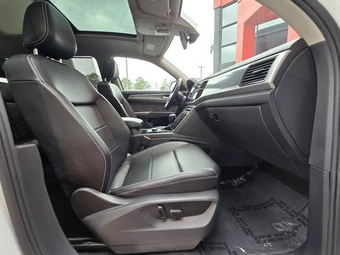 Used 2022 Volkswagen Atlas SEL R-Line image 26