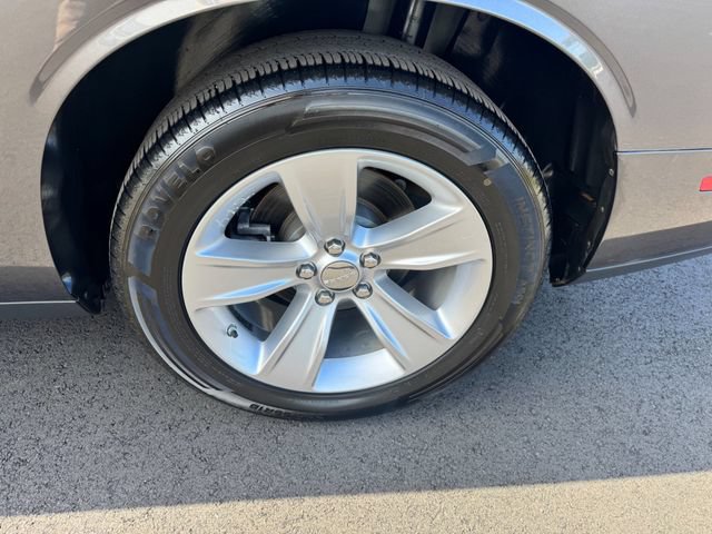 Used 2023 Dodge Challenger SXT RWD image 19