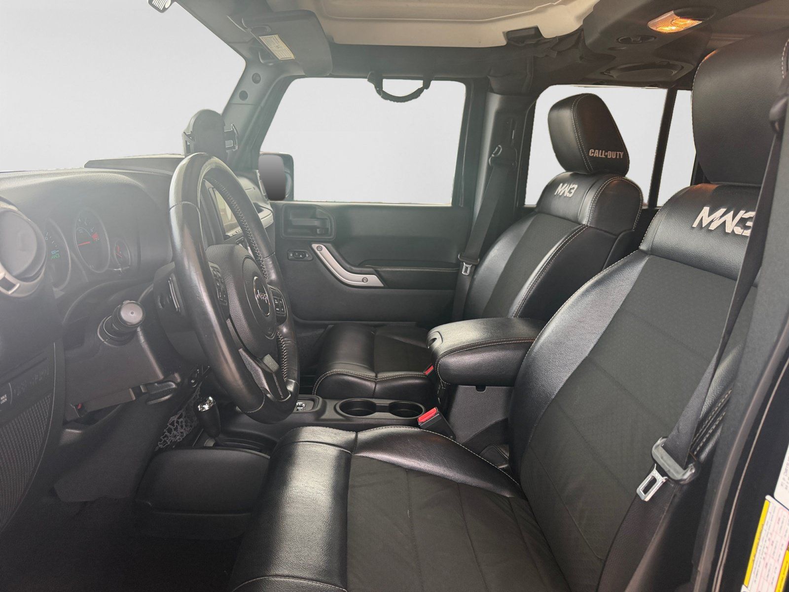Used 2012 Jeep Wrangler Unlimited Rubicon AWD/4WD image 10