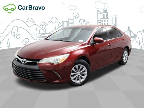 Used 2017 Toyota Camry LE FWD image 1