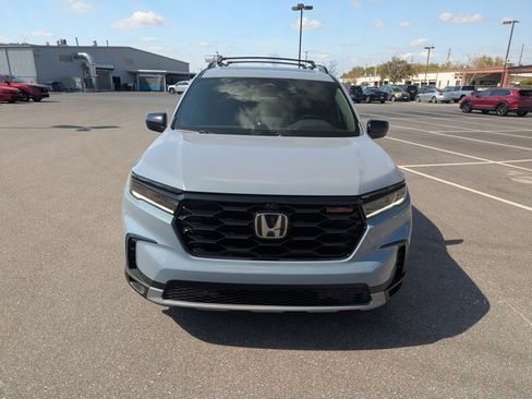 Certified 2024 Honda Pilot TrailSport image 2