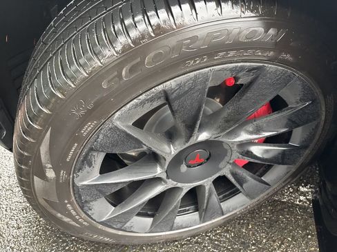 Used 2021 Tesla Model Y Long Range image 18