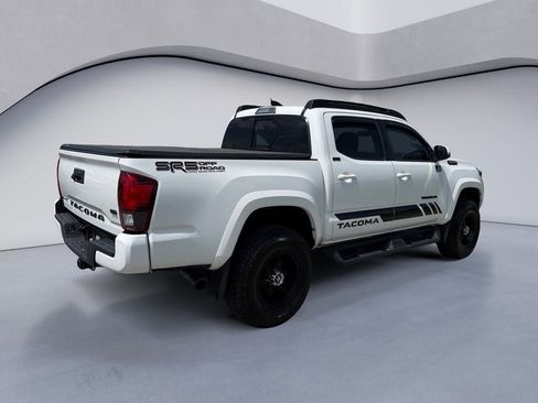 Used 2022 Toyota Tacoma SR5 w/ Technology Package RWD image 5