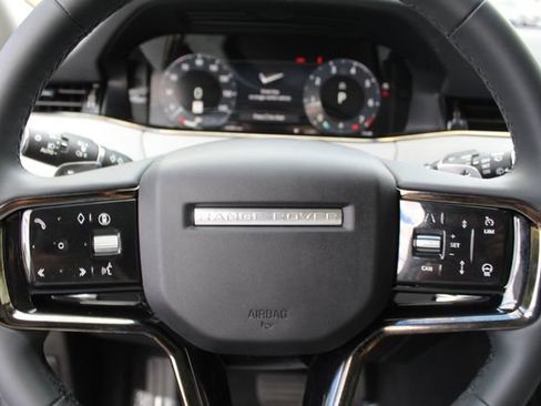 Used 2025 Land Rover Range Rover Evoque S image 17