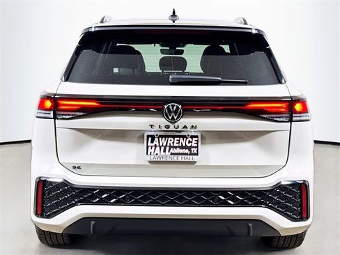 New 2026 Volkswagen Tiguan SE R-Line image 4