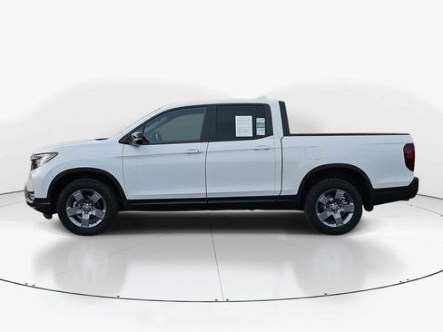 Used 2025 Honda Ridgeline TrailSport image 4