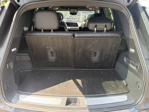 Certified 2026 Cadillac Vistiq Sport w/ LPO, Floor Liner Package AWD/4WD image 24