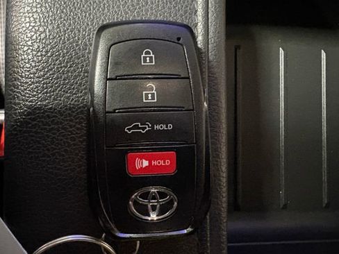 Used 2024 Toyota Tundra Limited image 31