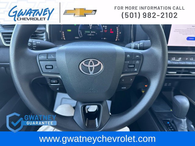Used 2025 Toyota Camry LE FWD image 16