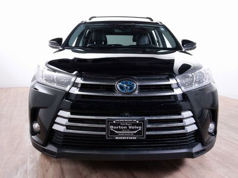 Used 2017 Toyota Highlander Limited image 2