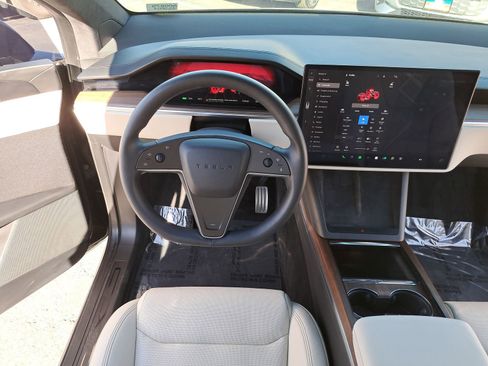 Used 2023 Tesla Model X image 16