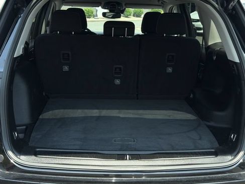 Used 2023 Jeep Grand Cherokee Laredo w/ Luxury Tech Group I AWD/4WD image 39