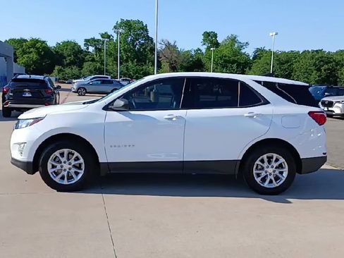 Used 2019 Chevrolet Equinox LS w/ LS Convenience Package FWD image 5