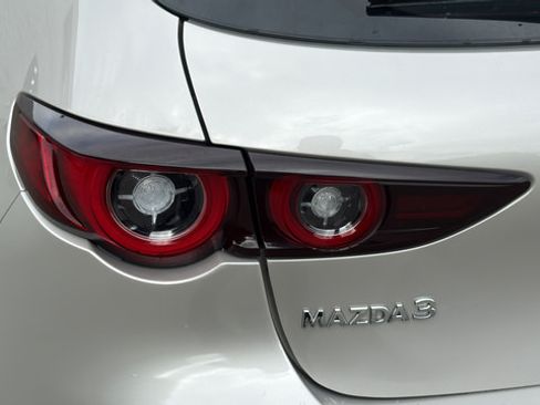 Used 2024 MAZDA MAZDA3 s FWD image 32